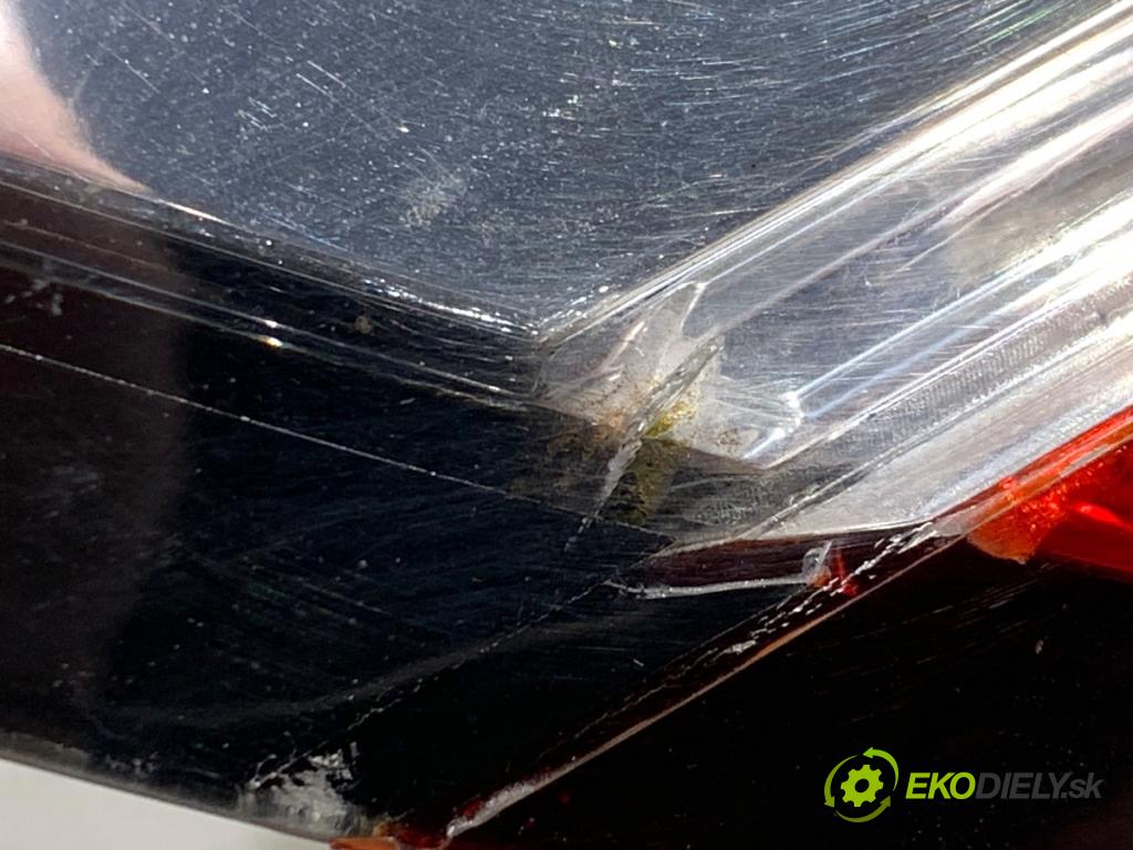 BMW E60 sedan 2004 170 kW 530 i 2979 světlo levý zadní část