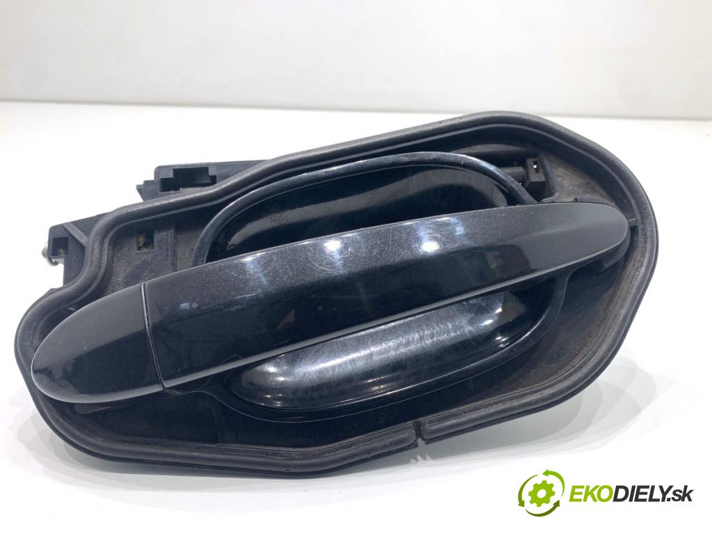 BMW E60 sedan 2004 170 kW 530 i 2979 Kľučka vonkajšia pravy zad 