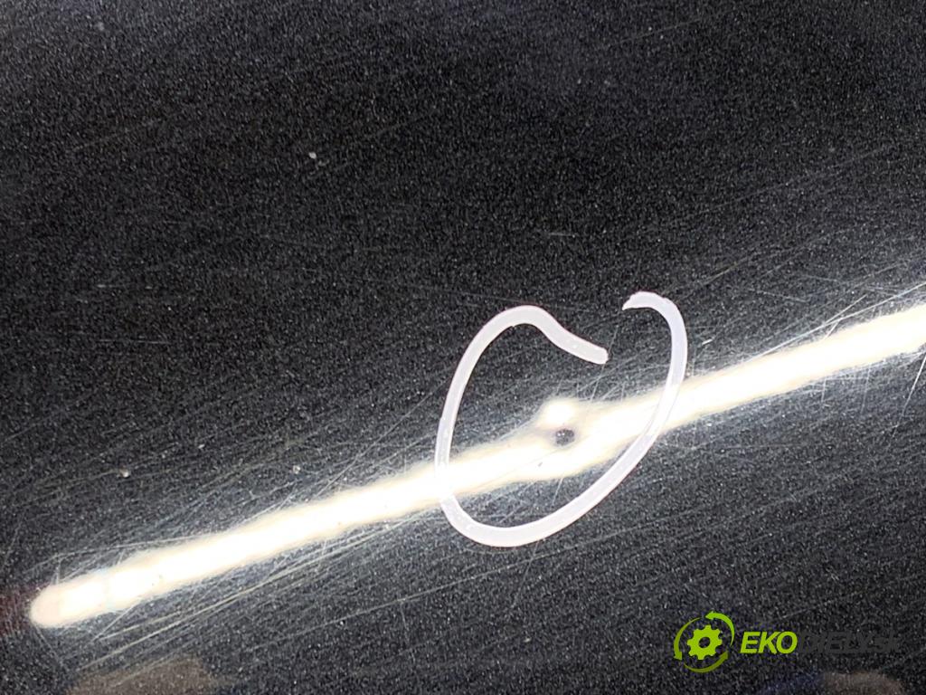 BMW E60 sedan 2004 170 kW 530 i 2979 dveře pravý přední část