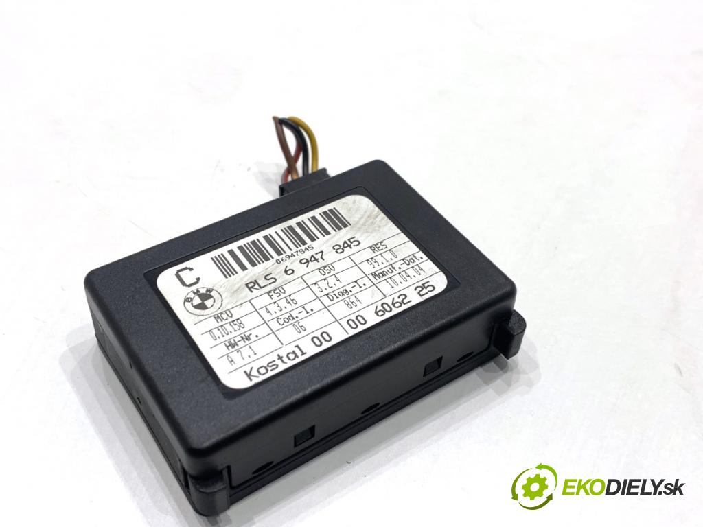 BMW E60 sedan 2004 170 kW 530 i 2979 snímač deště 6947845 (Snímač deště)