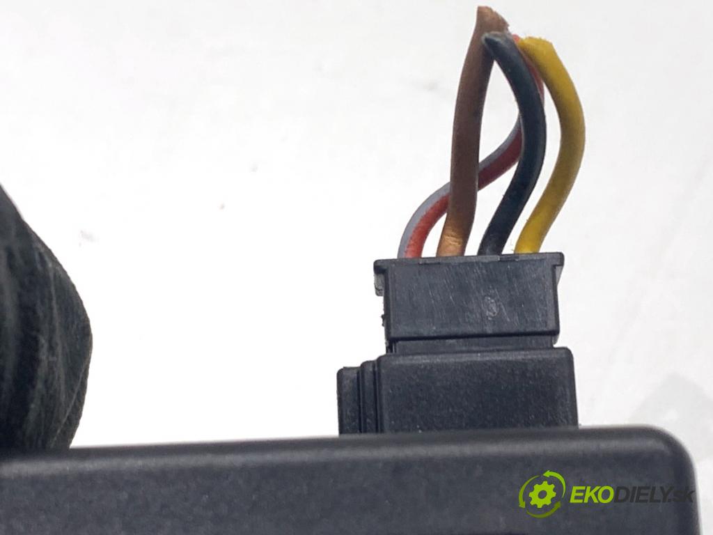 BMW E60 sedan 2004 170 kW 530 i 2979 snímač deště 6947845 (Snímač deště)