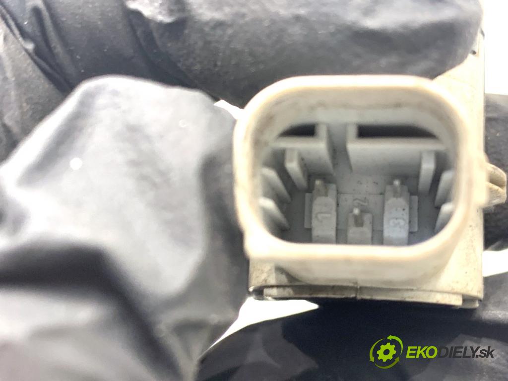 BMW E60 sedan 2004 170 kW 530 i 2979 snímač PDC 6940484