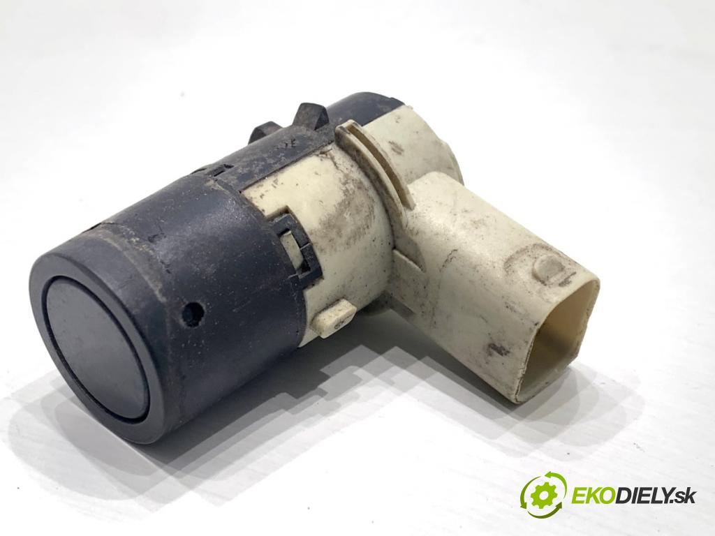 BMW E60 sedan 2004 170 kW 530 i 2979 snímač PDC 