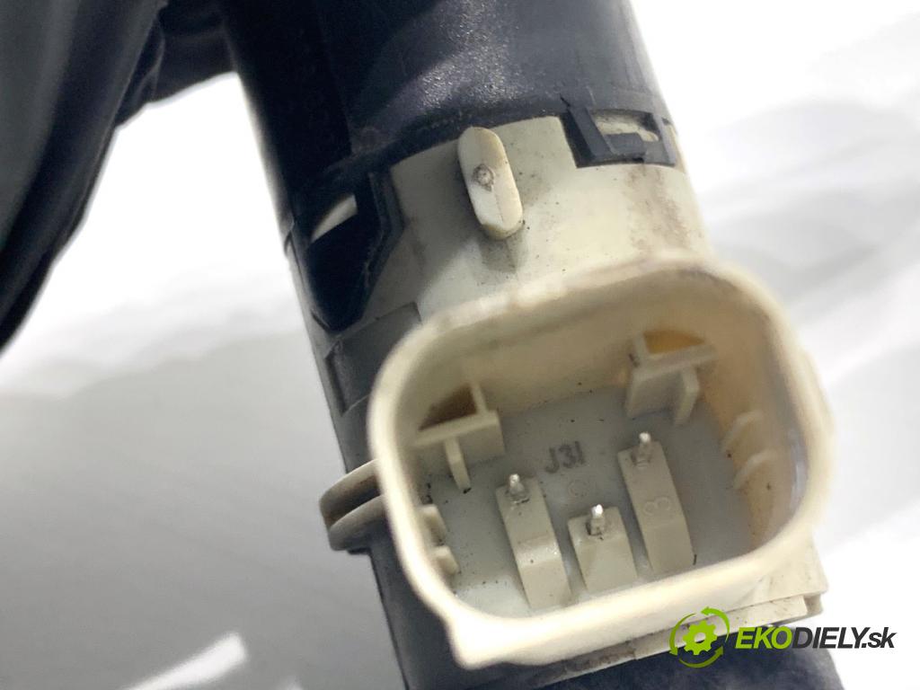 BMW E60 sedan 2004 170 kW 530 i 2979 snímač PDC