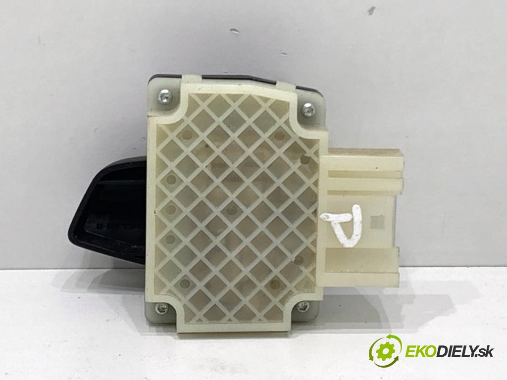 BMW E60 sedan 2004 170 kW 530 i 2979 Prepínač sedačky pravy 6926962