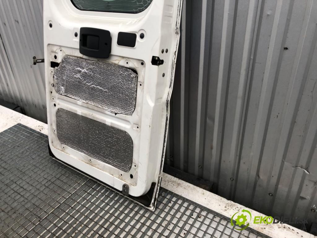 PEUGEOT BOXER I Autobus 2010 115 kW 3.0 HDi 2999 dveře pravý zadní část