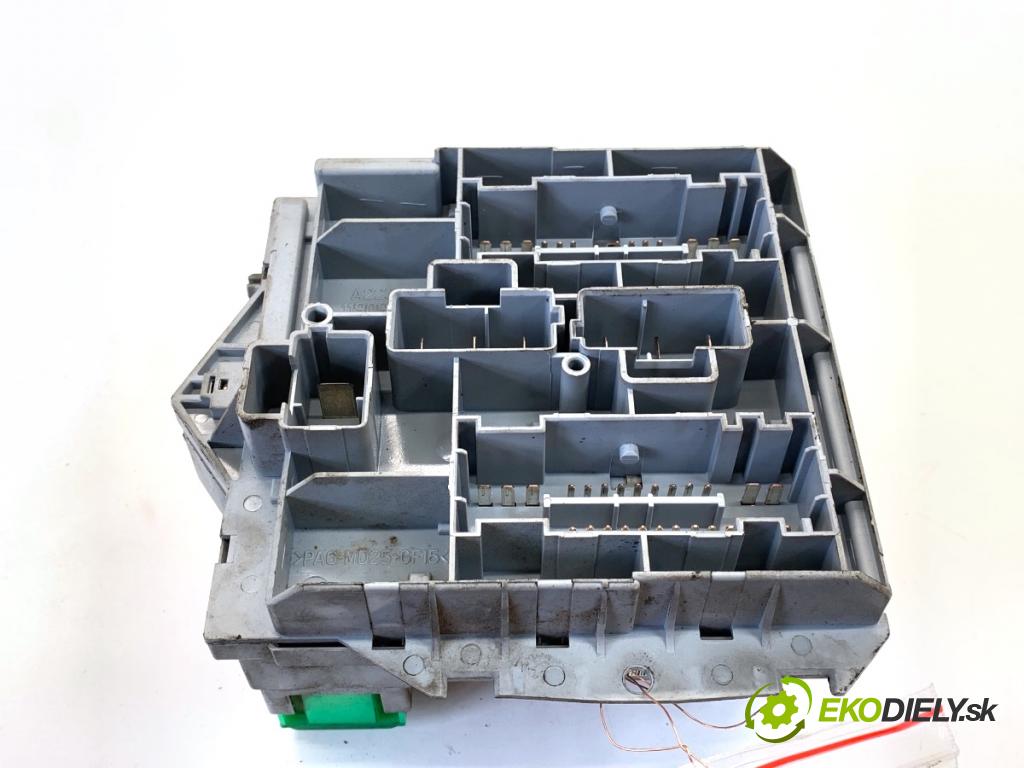 PEUGEOT BOXER I Autobus 2010 115 kW 3.0 HDi 2999 Skrinka poistková 1349946080 (Poistková skrinka)