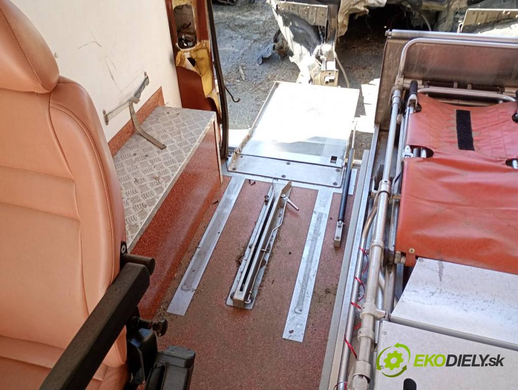 PEUGEOT BOXER I Autobus 2010 115 kW 3.0 HDi 2999 BUDOVA: