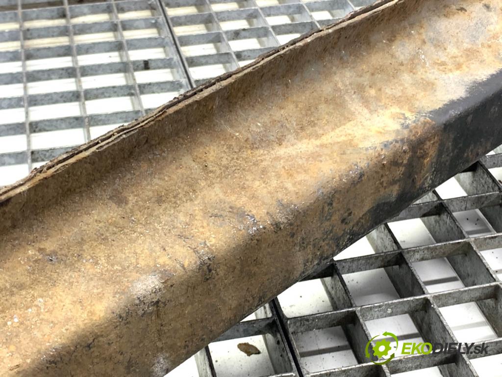 FORD FOCUS III liftback 2014 74 kW 1.0 EcoBoost 998 Výstuha nárazníka zad  (Výstuha zadná)