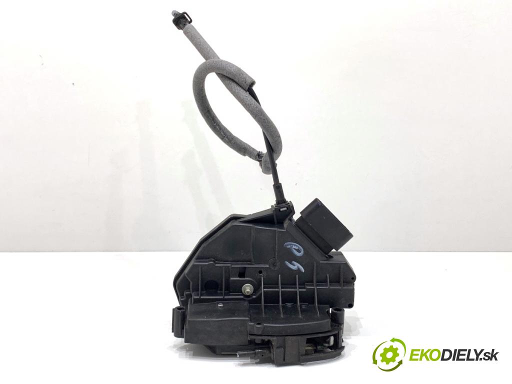 FORD FOCUS III liftback 2014 74 kW 1.0 EcoBoost 998 zámok Dvere pravy predný BM5A-A21812-BF