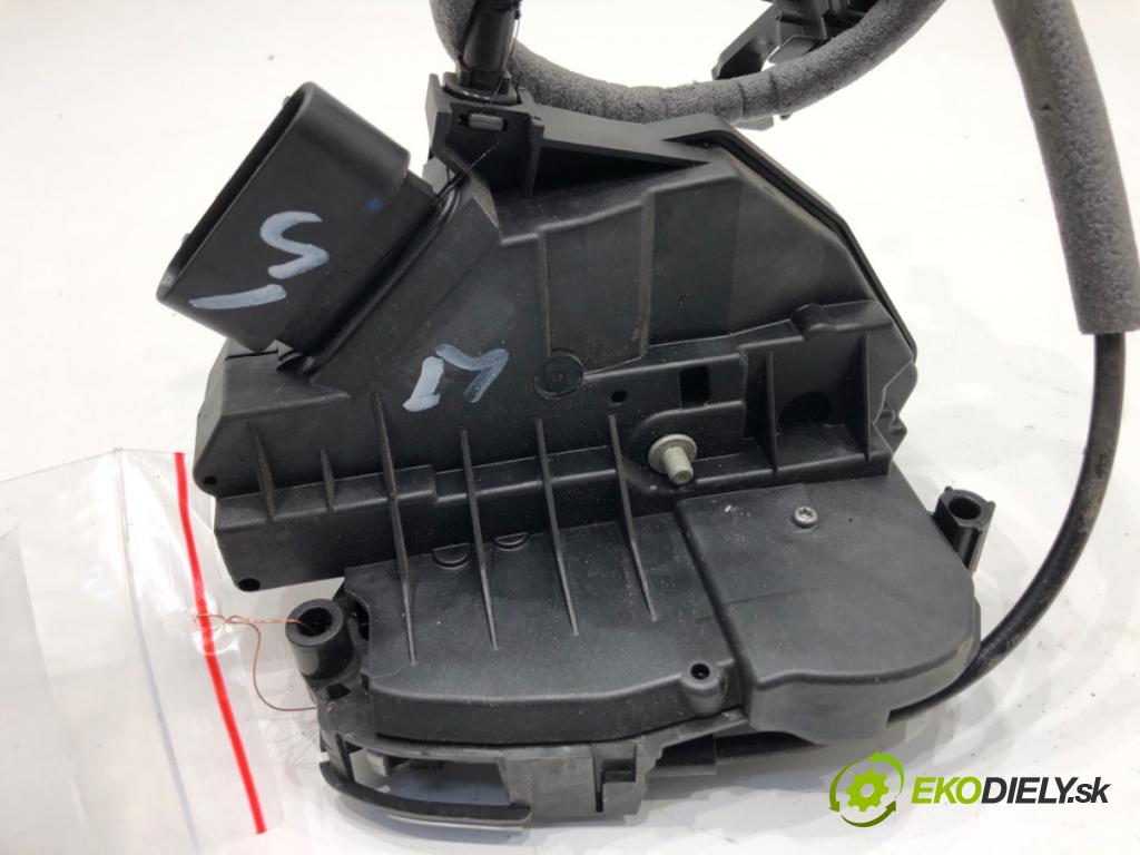 FORD FOCUS III liftback 2014 74 kW 1.0 EcoBoost 998 zámok Dvere ľavy predný BM5A-A21813-AF