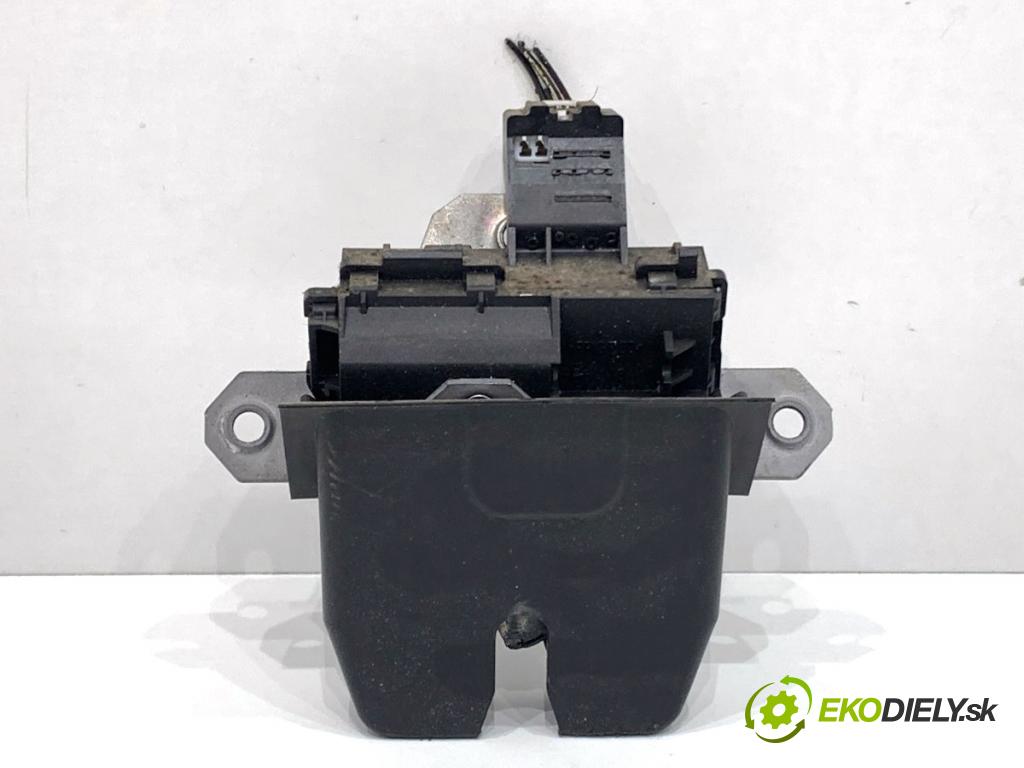 FORD FOCUS III liftback 2014 74 kW 1.0 EcoBoost 998 zámok dverí zad 8M51-R442A66-DB