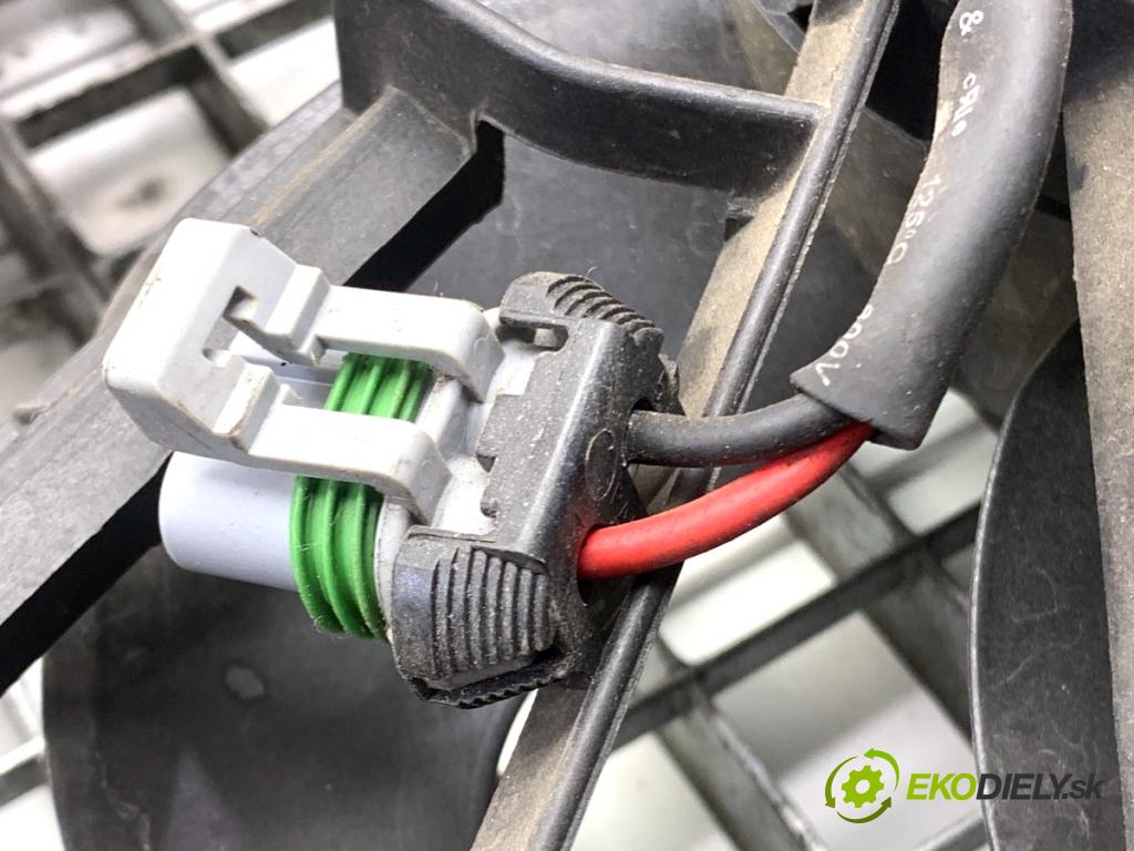 FORD FOCUS III liftback 2014 74 kW 1.0 EcoBoost 998 ventilátor chladiče CV61-8C607-VB (Ventilátor)