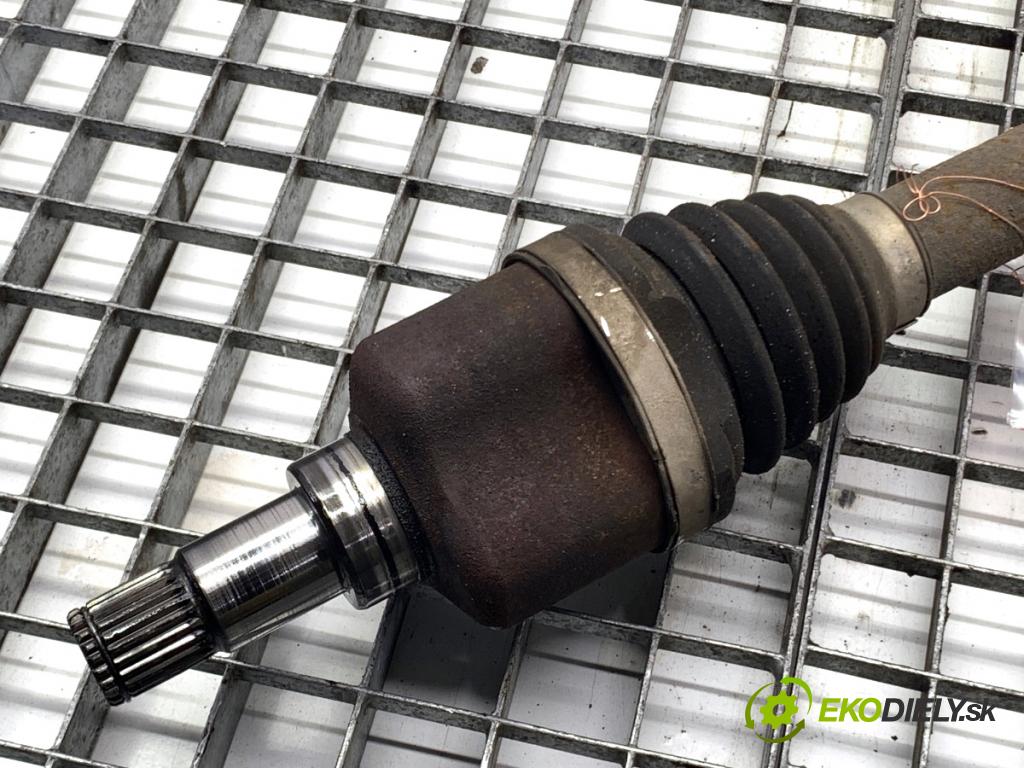 FORD FOCUS III liftback 2014 74 kW 1.0 EcoBoost 998 poloos levý přední část