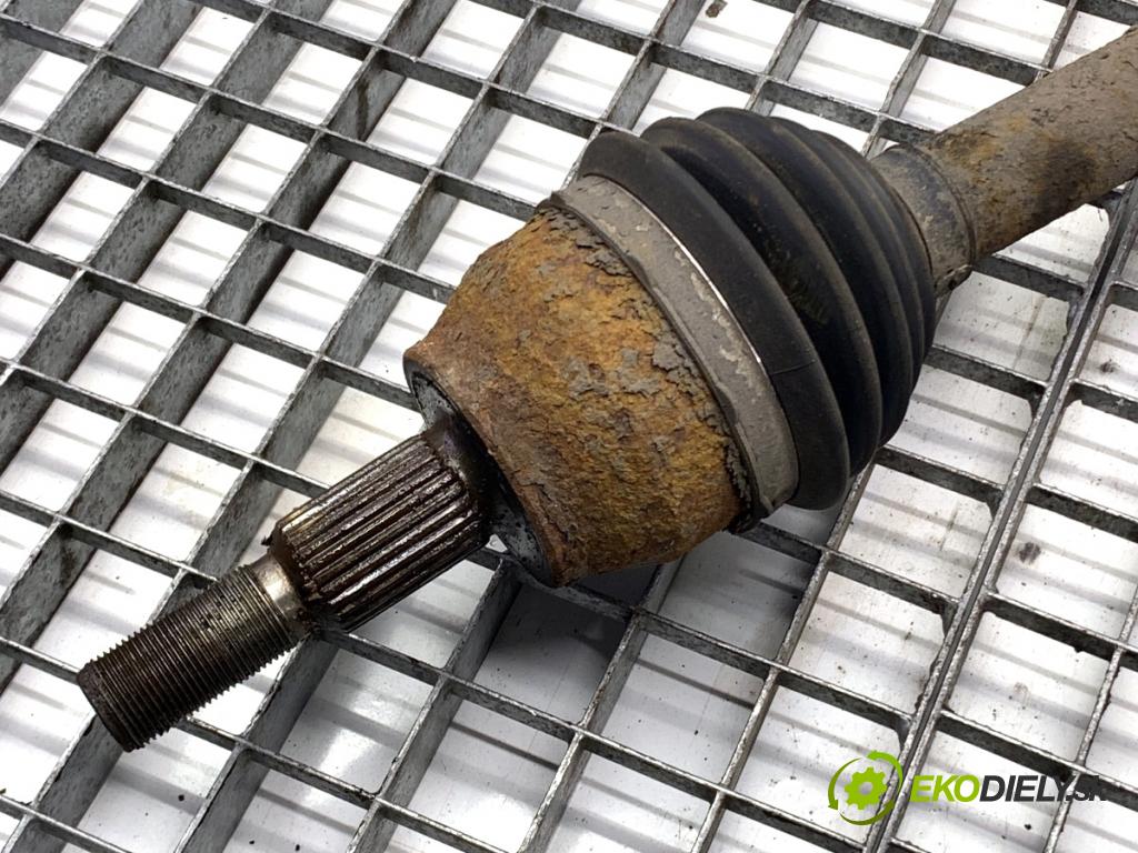 FORD FOCUS III liftback 2014 74 kW 1.0 EcoBoost 998 poloos levý přední část