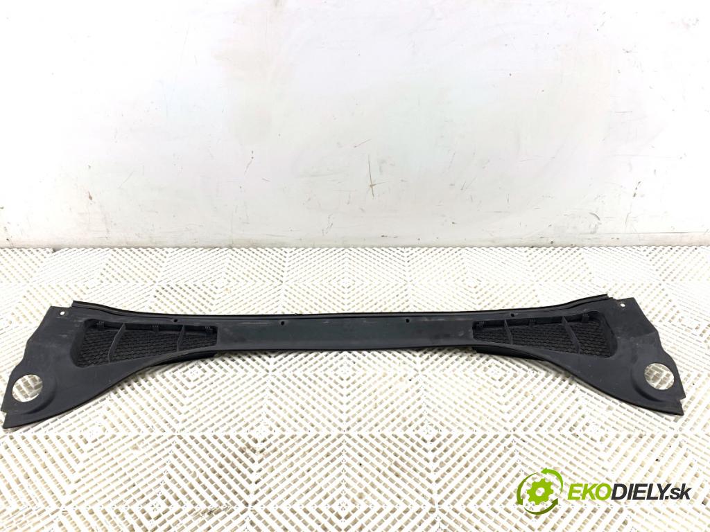 FORD FOCUS III liftback 2014 74 kW 1.0 EcoBoost 998 torpédo plast pod čelní okno BM51-A02216-AF (Plast pod čelním sklem)