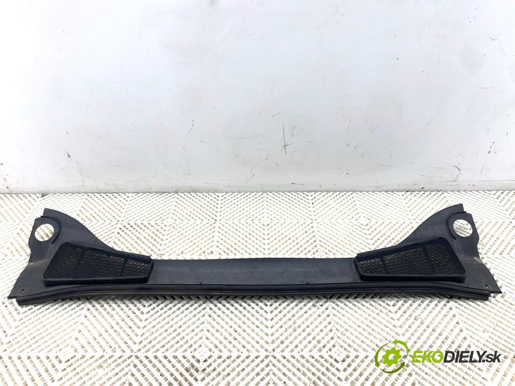 FORD FOCUS III liftback 2014 74 kW 1.0 EcoBoost 998 torpédo plast pod čelní okno BM51-A02216-AF (Plast pod čelním sklem)