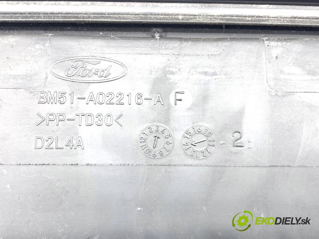 FORD FOCUS III liftback 2014 74 kW 1.0 EcoBoost 998 torpédo plast pod čelní okno BM51-A02216-AF (Plast pod čelním sklem)