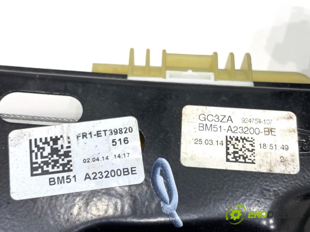 FORD FOCUS III liftback 2014 74 kW 1.0 EcoBoost 998 Mechanizmus okna ľavy predný BM51-A23200-BE