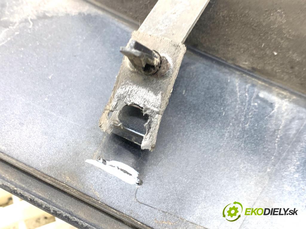 FORD FOCUS III liftback 2014 74 kW 1.0 EcoBoost 998 lišta dveří zadní část BV6T-14D466