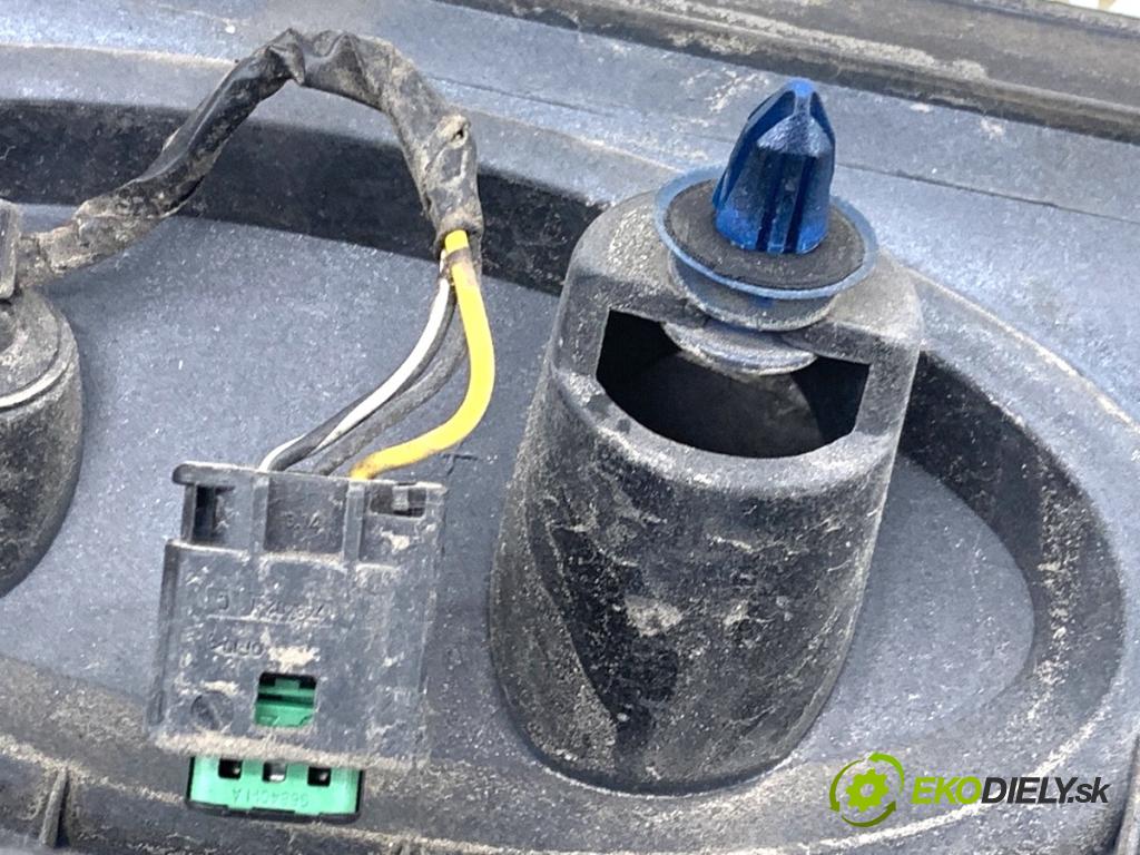 FORD FOCUS III liftback 2014 74 kW 1.0 EcoBoost 998 lišta dveří zadní část BV6T-14D466