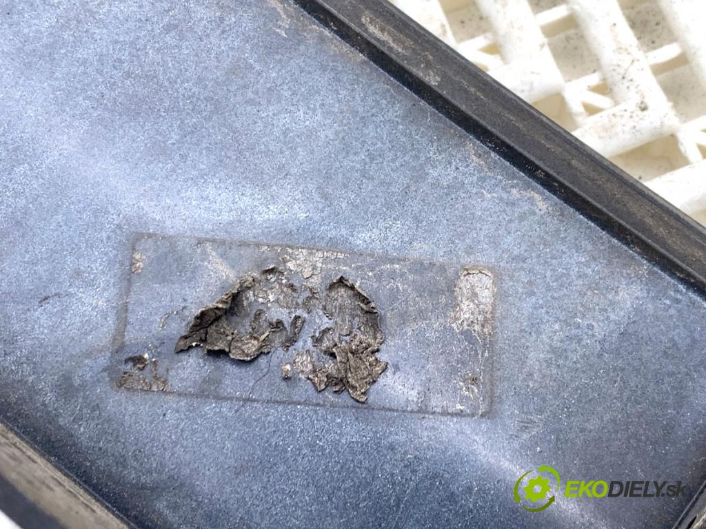 FORD FOCUS III liftback 2014 74 kW 1.0 EcoBoost 998 lišta dveří zadní část BV6T-14D466