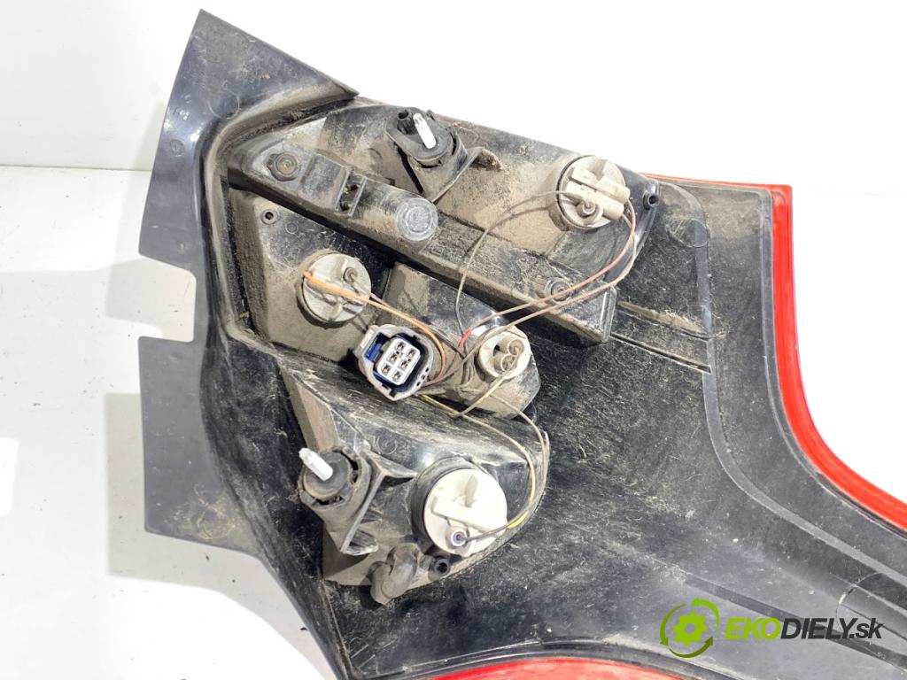 FORD FOCUS III liftback 2014 74 kW 1.0 EcoBoost 998 Svetlo pravy zad BM51-13404-A