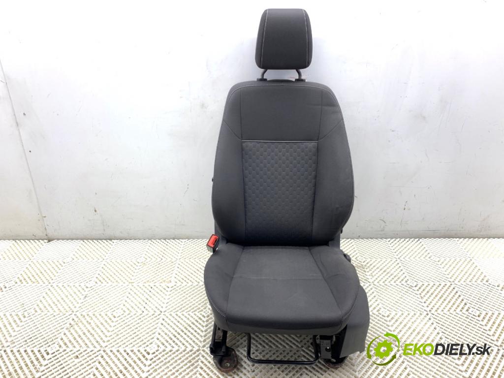 FORD FOCUS III liftback 2014 74 kW 1.0 EcoBoost 998 Sedadlo ľavy predný 