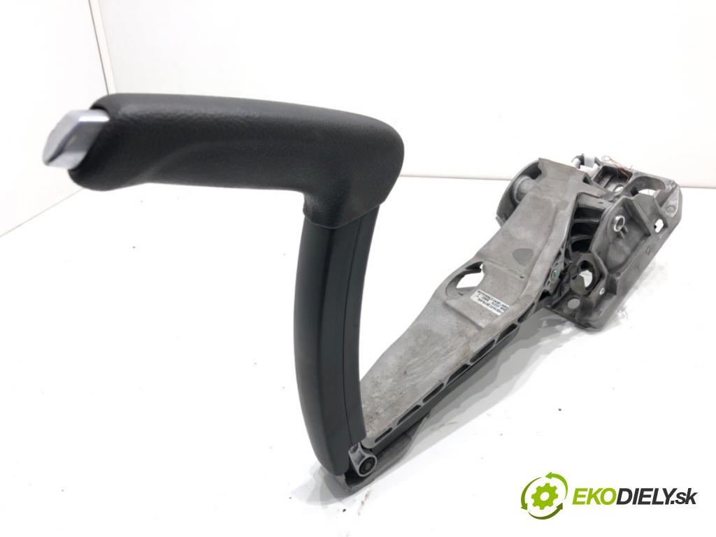 FORD FOCUS III liftback 2014 74 kW 1.0 EcoBoost 998 kulisa brzdy ruční brzdy BV61-2780-GA