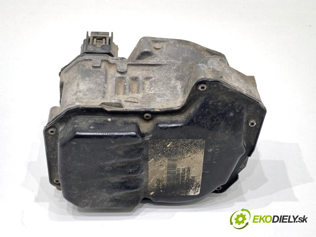 FORD FOCUS III liftback 2014 74 kW 1.0 EcoBoost 998 Motor servočerpadlo A0040345