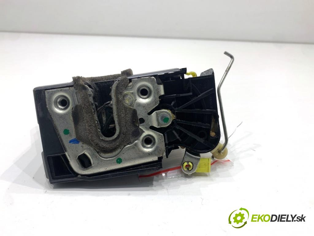 DACIA DUSTER SUV 2019 96 kW 1.3 TCe 130 (HMMF) 1332 zámok dveře levý přední část 