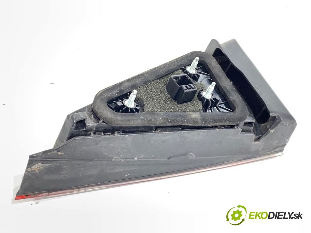 SKODA KODIAQ SUV 2019 110 kW 1.5 TSI 1495 světlo zadní část levá strana vnitřní 565945307B (Klika dveří ostatní)