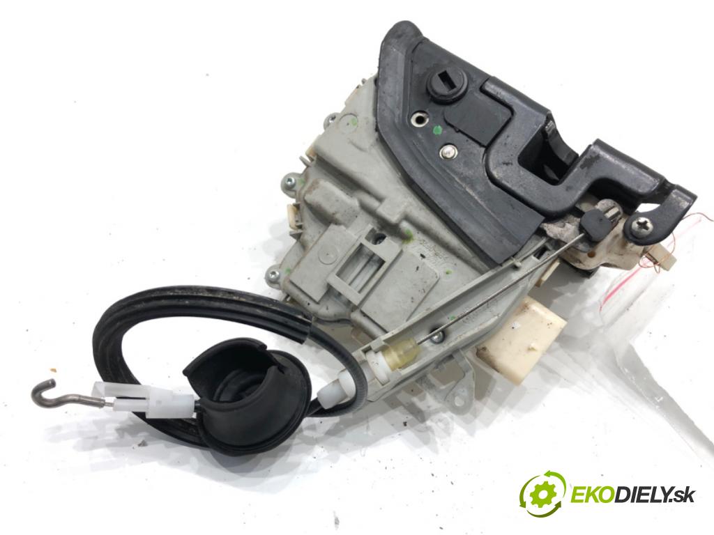 AUDI A4 B8 Kombi 2011 125 kW 2.0 TDI quattro 1968 zámok Dvere pravy zad 8K0839016C