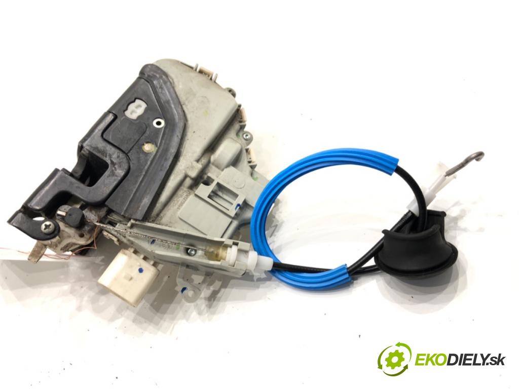 AUDI A4 B8 Kombi 2011 125 kW 2.0 TDI quattro 1968 zámok Dvere ľavy predný 8J1837015C