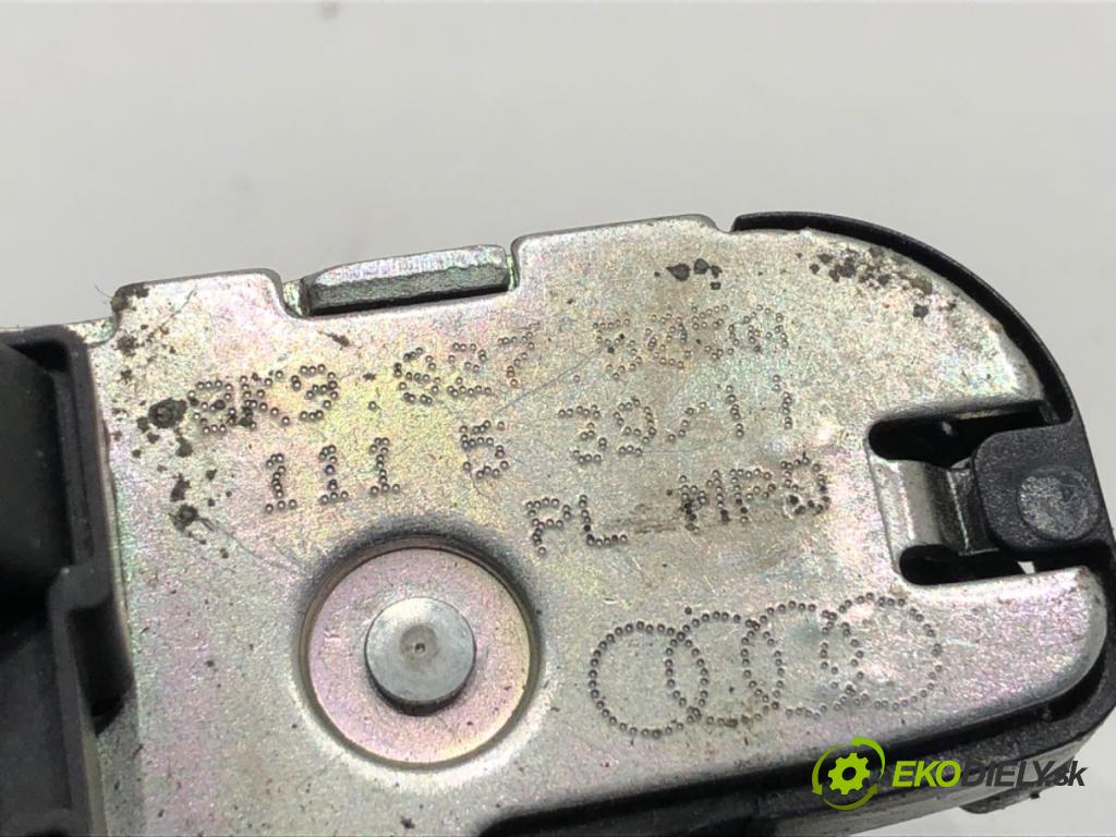 AUDI A4 B8 Kombi 2011 125 kW 2.0 TDI quattro 1968 zámok dverí zad 8K9827505A