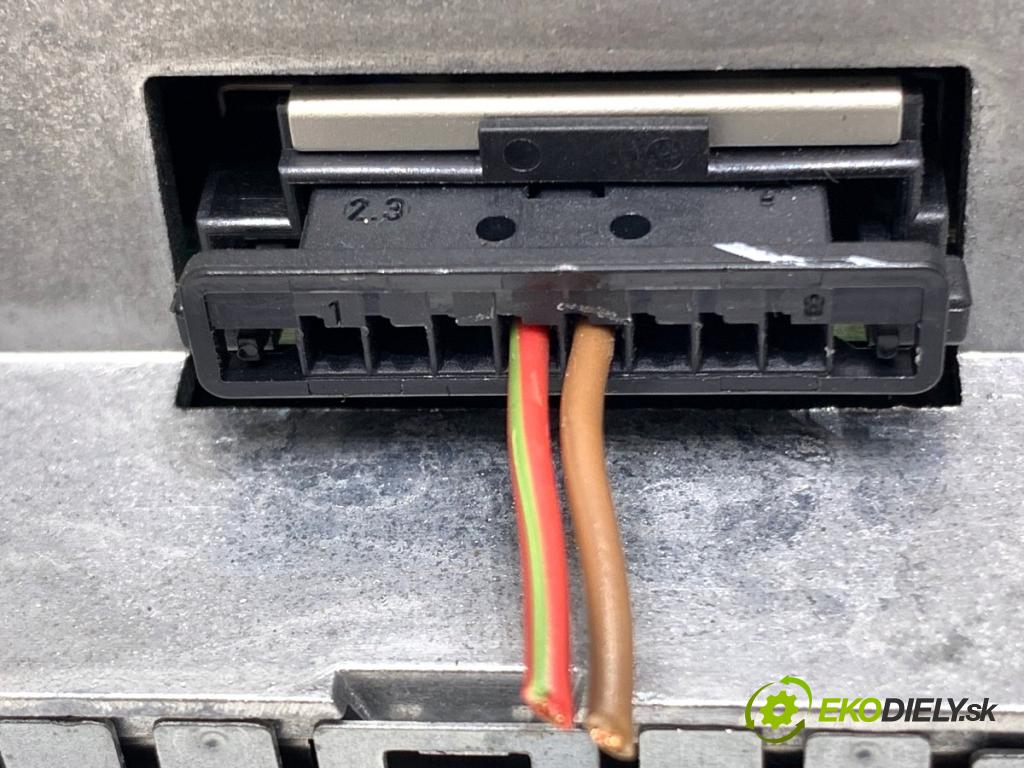 AUDI A4 B8 Kombi 2011 125 kW 2.0 TDI quattro 1968 Dislpej 8T0919604 (Prístrojová doska)