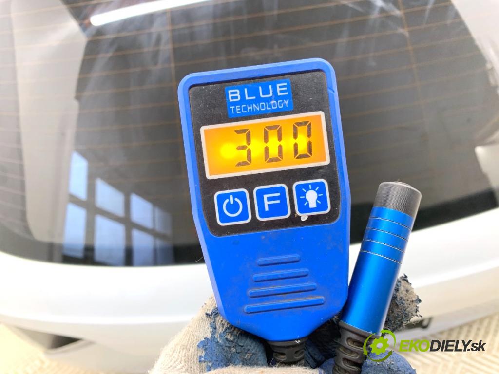 AUDI A4 B8 Kombi 2011 125 kW 2.0 TDI quattro 1968 kapota zad LS9R