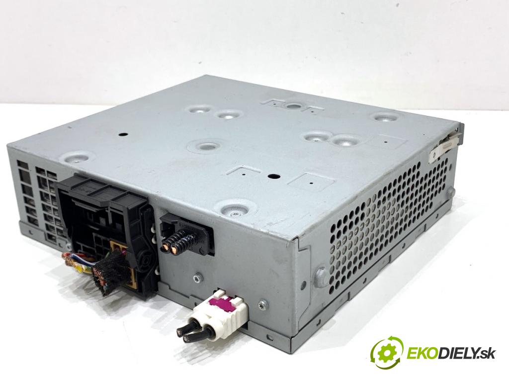 AUDI A4 B8 Kombi 2011 125 kW 2.0 TDI quattro 1968 RADIO Navigácia 4G0035056 (Audio zariadenie)