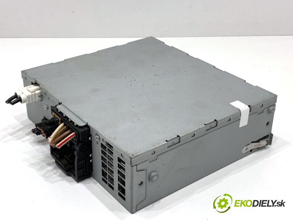 AUDI A4 B8 Kombi 2011 125 kW 2.0 TDI quattro 1968 RADIO Navigácia 4G0035056 (Audio zariadenie)