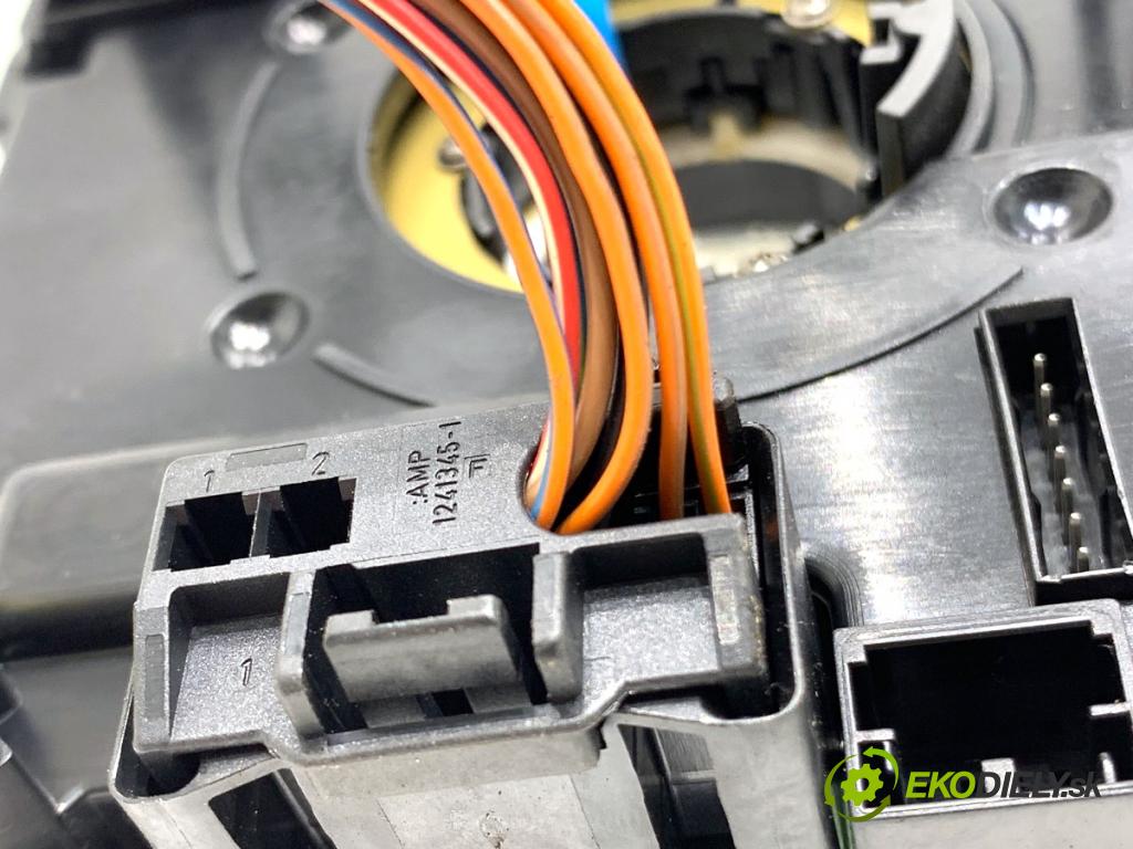 AUDI A4 B8 Kombi 2011 125 kW 2.0 TDI quattro 1968 Krúžok, slimák airbag 8R0953568K (Airbag)