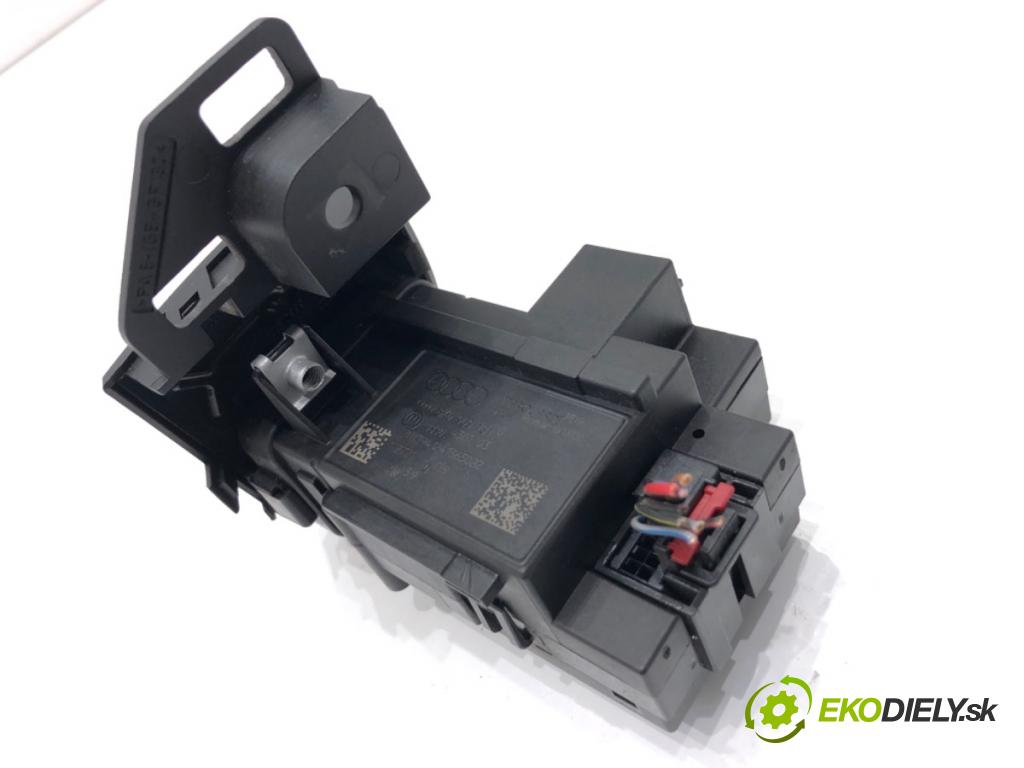 AUDI A4 B8 Kombi 2011 125 kW 2.0 TDI quattro 1968 spinačka 8K0909131D 8T0959754D (Spínacia skrinka)