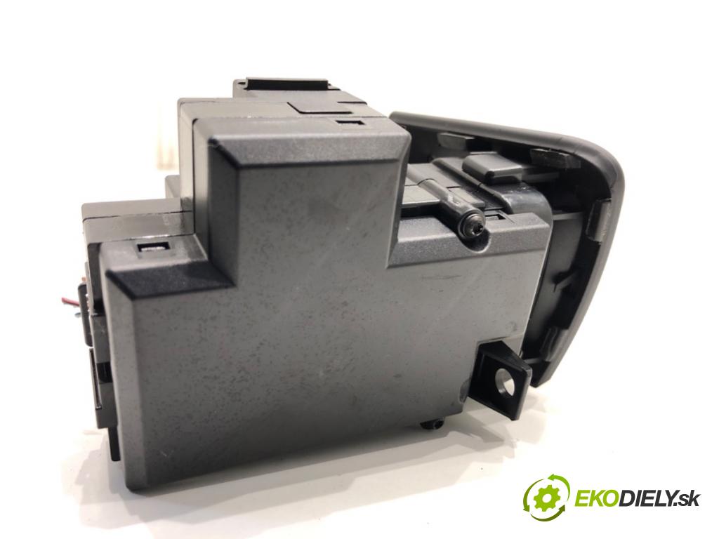 AUDI A4 B8 Kombi 2011 125 kW 2.0 TDI quattro 1968 spinačka 8K0909131D 8T0959754D (Spínacia skrinka)