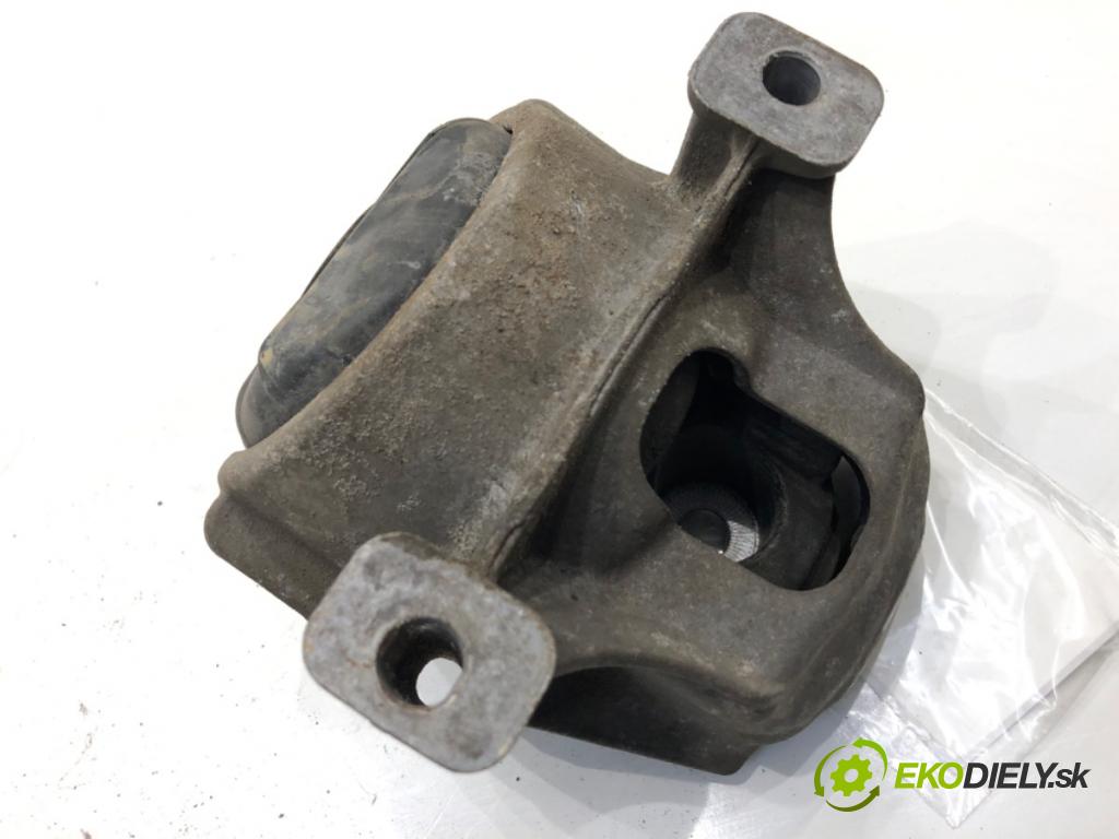 AUDI A4 B8 Kombi 2011 125 kW 2.0 TDI quattro 1968 AirBag Motor pravy