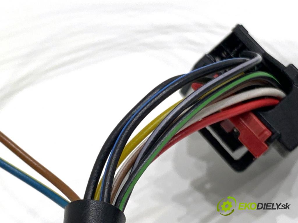 AUDI A4 B8 Kombi 2011 125 kW 2.0 TDI quattro 1968 Spätné zrkadlo ľavy LS9R