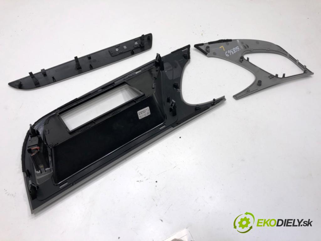 AUDI A4 B8 Kombi 2011 125 kW 2.0 TDI quattro 1968 lišty kryt 8K1857186G 8K1853190 (Lišta)