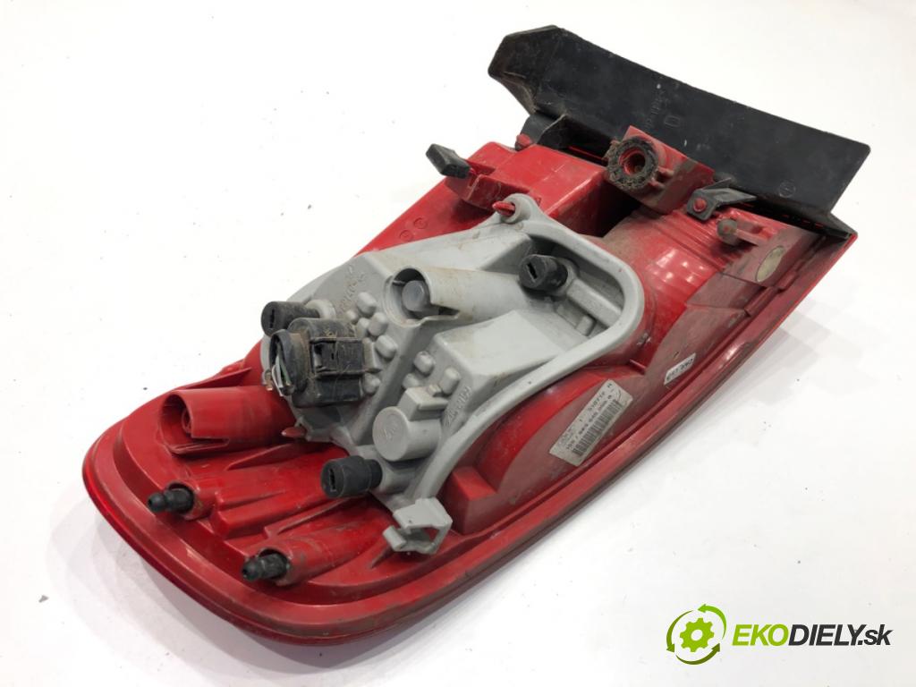 AUDI A4 B8 Kombi 2011 125 kW 2.0 TDI quattro 1968 Svetlo pravy zad 8K9945096B