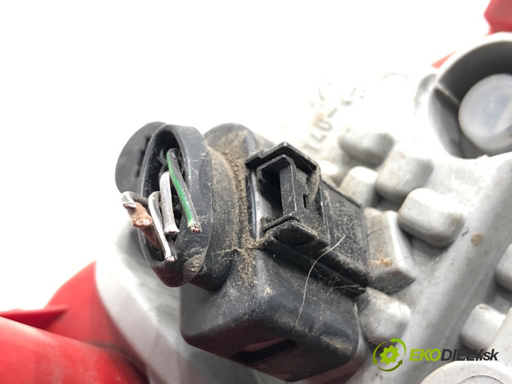 AUDI A4 B8 Kombi 2011 125 kW 2.0 TDI quattro 1968 Svetlo pravy zad 8K9945096B