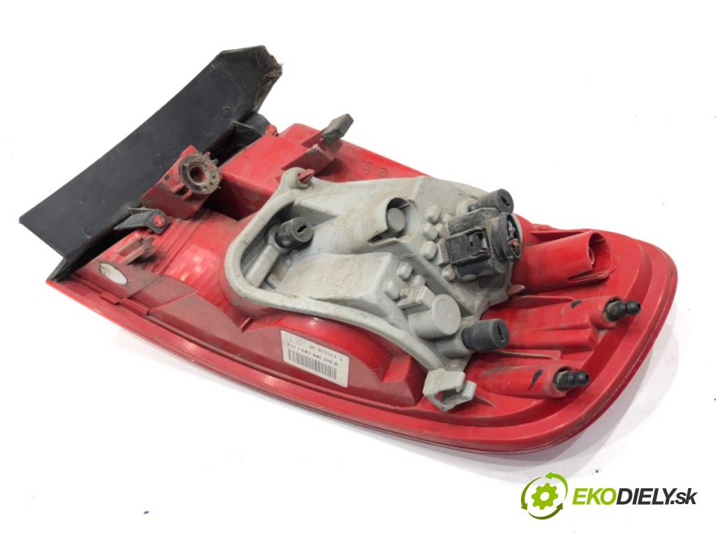 AUDI A4 B8 Kombi 2011 125 kW 2.0 TDI quattro 1968 Svetlo ľavy zad 8K9945095B