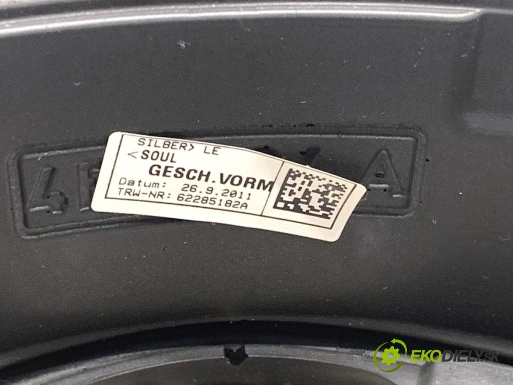 AUDI A4 B8 Kombi 2011 125 kW 2.0 TDI quattro 1968 Volant S-LINE