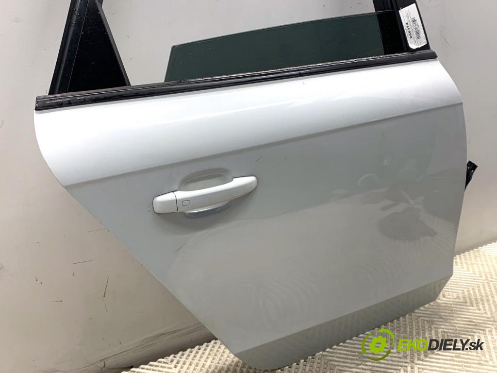 AUDI A4 B8 Kombi 2011 125 kW 2.0 TDI quattro 1968 Dvere pravy zad LS9R